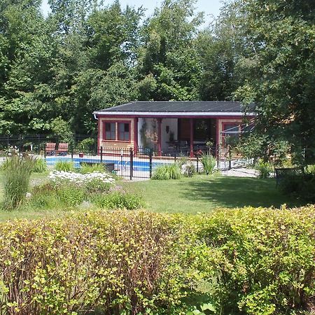 Auberge De Lotbiniere Panzió Kültér fotó